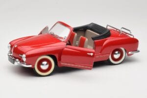 Volkswagen Karmann Ghia Cabriolet Rosso Solido 1:18 8058 Pressofusione — immagine 2 di 8