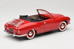 Volkswagen Karmann Ghia Cabriolet Rosso Solido 1:18 8058 Pressofusione — immagine 3 di 8