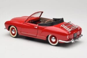 Volkswagen Karmann Ghia Cabriolet Rosso Solido 1:18 8058 Pressofusione — immagine 5 di 8