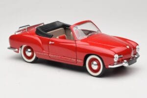 Volkswagen Karmann Ghia Cabriolet Rosso Solido 1:18 8058 Pressofusione — immagine 6 di 8