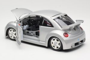 Volkswagen New Beetle RSi Argento Bburago 1:18 3306 Pressofusione — immagine 5 di 8