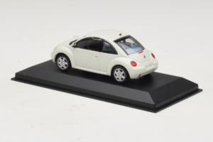 Volkswagen New Beetle Bianco Minichamps 1:43 430058005 Pressofusione — immagine 3 di 4