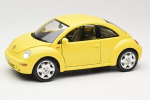 Volkswagen New Beetle Giallo Bburago 1:18 BEETLE001 Pressofusione