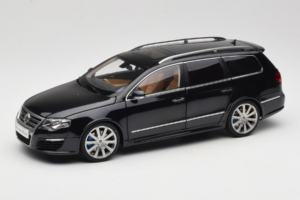 Volkswagen Passat B6 R36 Variant Nero NZG 1:18 KF044-4A Pressofusione