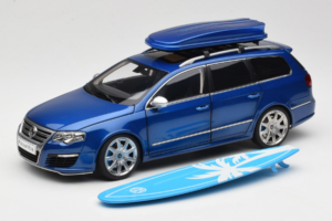 Volkswagen Passat B6 R36 Variant Blu NZG 1:18 KF044 Pressofusione
