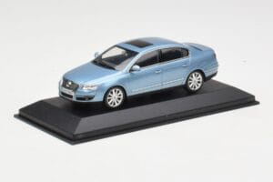 Volkswagen Passat B6 Blue Metallic Minichamps 1:43 PASSAT002 Pressofusione — immagine 2 di 4