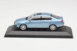 Volkswagen Passat B6 Blue Metallic Minichamps 1:43 PASSAT002 Pressofusione