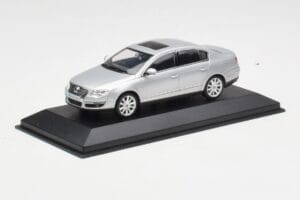 Volkswagen Passat B6 Argento Minichamps 1:43 PASSAT003 Pressofusione — immagine 2 di 4