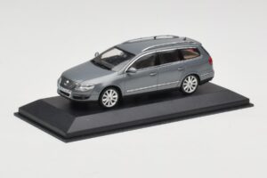Volkswagen Passat B6 Variant Grey Metallic Minichamps 1:43 PASSAT005 Pressofusione — immagine 2 di 4