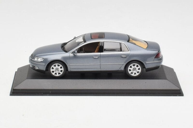 Volkswagen Phaeton 3D Grigio Minichamps 1:43 3D0099300GPR7Q Pressofusione