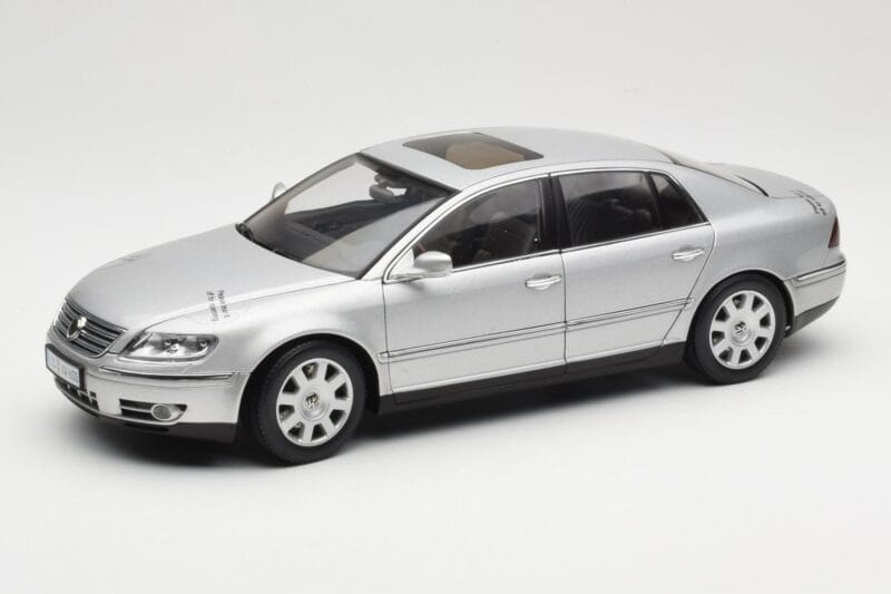 Volkswagen Phaeton D1 Silver Metallic AUTOart 1:18 79742 Pressofusione