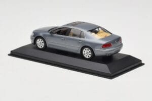 Volkswagen Phaeton Light Blue Metallic Minichamps 1:43 VW002 Pressofusione — immagine 3 di 4