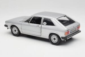 Volkswagen Scirocco GT Mk1 Silver Metallic Revell 1:18 08833 Pressofusione — immagine 7 di 8