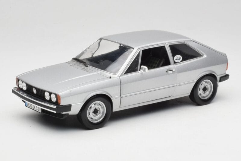 Volkswagen Scirocco GT Mk1 Silver Metallic Revell 1:18 08833 Pressofusione