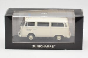 Volkswagen T2 Ambulance DRK Minichamps 1:43 400053090 Pressofusione — immagine 4 di 4