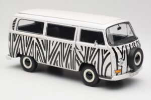 Volkswagen T2a Bus Safari Schuco 1:18 00191 Pressofusione — immagine 6 di 8