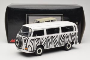 Volkswagen T2a Bus Safari Schuco 1:18 00191 Pressofusione — immagine 8 di 8