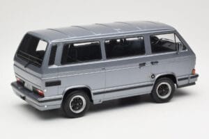 Volkswagen T3 Porsche B32 Minibus Blu KK-Scale 1:18 KKDC180221 Pressofusione — immagine 2 di 6