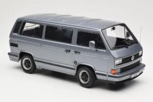 Volkswagen T3 Porsche B32 Minibus Blu KK-Scale 1:18 KKDC180221 Pressofusione — immagine 4 di 6