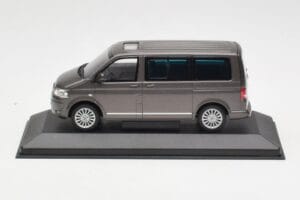 Volkswagen T5 Bus Bronze Metallic Minichamps 1:43 4039378412203 Pressofusione