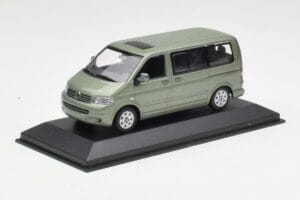Volkswagen T5 Bus Fresco Green Minichamps 1:43 T5001-B Pressofusione — immagine 2 di 4