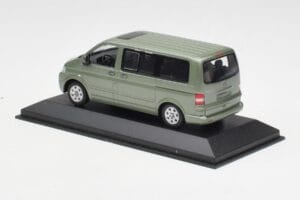 Volkswagen T5 Bus Fresco Green Minichamps 1:43 T5001-B Pressofusione — immagine 3 di 4