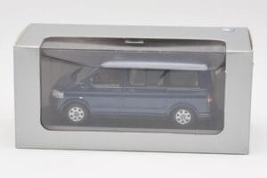 Volkswagen T5 Bus Shadow Blue Minichamps 1:43 842902102 Pressofusione — immagine 4 di 4