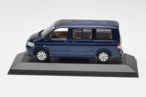 Volkswagen T5 Bus Shadow Blue Minichamps 1:43 842902102 Pressofusione
