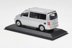 Volkswagen T5 California Argento Minichamps 1:43 7H8099300GPA7W Pressofusione — immagine 3 di 4