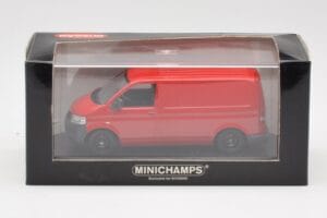 Volkswagen T5 Furgone di Consegna Rosso & Ruote Nere Minichamps 1:43 400052260-B Pressofusione — immagine 4 di 4