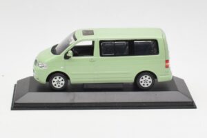 Volkswagen T5 Multivan California Verde Lime Dealer Minichamps 1:43 400052201-D1 Pressofusione