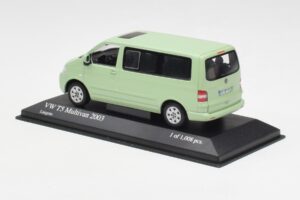 Volkswagen T5 Multivan California Verde Lime Minichamps 1:43 400052201 Pressofusione — immagine 3 di 4