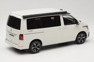 Volkswagen T6.1 California Ocean Candy White Otto 1:18 OT488 Resina — immagine 2 di 6