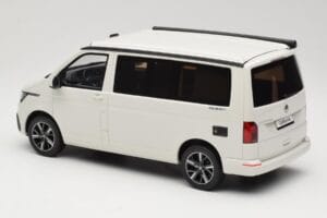 Volkswagen T6.1 California Ocean Candy White Otto 1:18 OT488 Resina — immagine 5 di 6