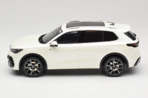 Volkswagen Tiguan R-Line Oryx White Pearl Otto 1:18 OT1219 Resina — immagine 3 di 6