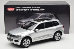 Volkswagen Touareg 7L Silver Metallic Kyosho 1:18 8821CS Pressofusione — immagine 8 di 8