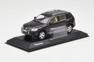 Volkswagen Touareg Grigio Minichamps 1:43 TOUAREG001 Pressofusione — immagine 2 di 4
