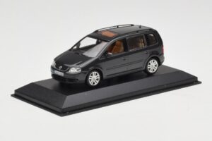 Volkswagen Touran 1T Verde Scuro Minichamps 1:43 400052101 Pressofusione — immagine 2 di 4