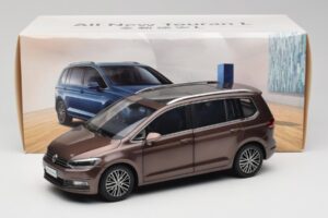 Volkswagen Touran 5T Marrone Paudi Model 1:18 ZVE000003BRA Pressofusione — immagine 8 di 8