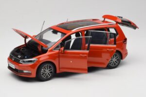 Volkswagen Touran 5T Arancione Paudi Model 1:18 ZVE000003ORA Pressofusione — immagine 2 di 8