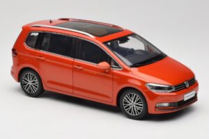 Volkswagen Touran 5T Arancione Paudi Model 1:18 ZVE000003ORA Pressofusione — immagine 6 di 8