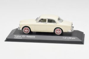 Volvo 121 Amazon Bianco Minichamps 1:43 430171040 Pressofusione