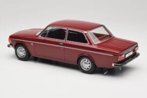 Volvo 142 Rosso Scuro MCG 1:18 MCG18443 Pressofusione — immagine 5 di 6