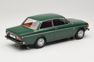 Volvo 142 Verde MCG 1:18 MCG18005 Pressofusione — immagine 2 di 6