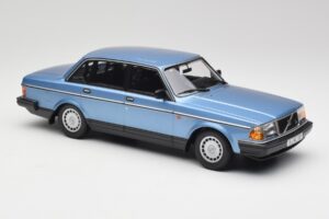 Volvo 240 GL Blu Metallizzato Minichamps 1:18 155171404 Pressofusione — immagine 4 di 6
