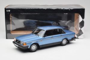 Volvo 240 GL Blu Metallizzato Minichamps 1:18 155171404 Pressofusione — immagine 6 di 6