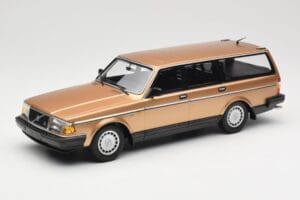 Volvo 240 GL Familiare Gold Metallic Minichamps 1:18 155171415 Pressofusione