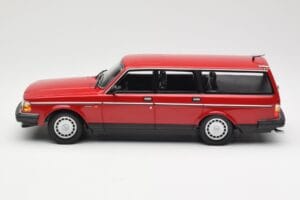 Volvo 240 GL Familiare Rosso Minichamps 1:18 155171411 Pressofusione — immagine 3 di 6