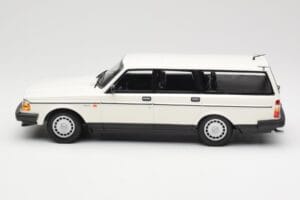 Volvo 240 GL Familiare Bianco Minichamps 1:18 155171412 Pressofusione — immagine 3 di 6