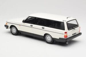 Volvo 240 GL Familiare Bianco Minichamps 1:18 155171412 Pressofusione — immagine 5 di 6